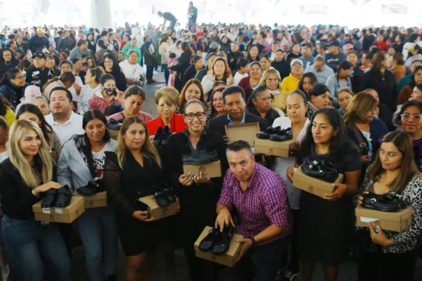Entrega Ecatepec primeros 5 mil pares del programa “Zapatón, Pisando Seguros”