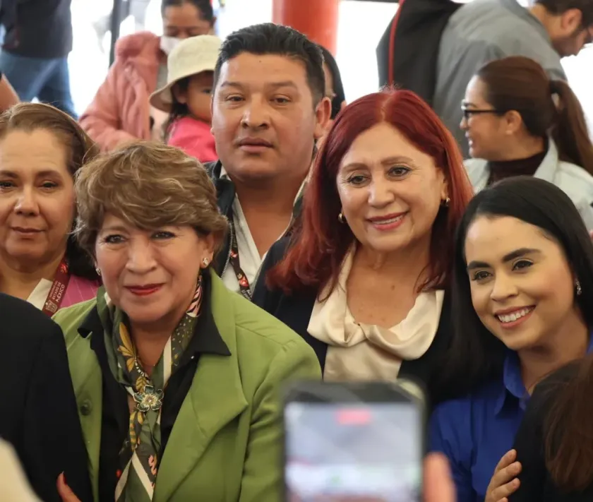 Entregan mobiliario y obras educativas en escuelas de Tecámac