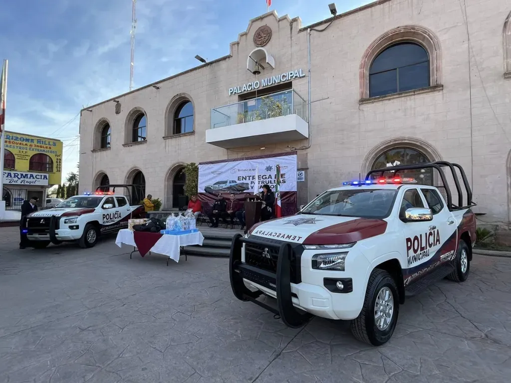 Entregan nuevas patrullas para reforzar la seguridad en Temascalapa