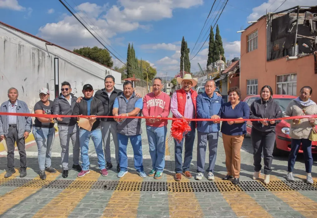 Estrenan calle Canteroco con concreto hidráulico en Teotihuacán