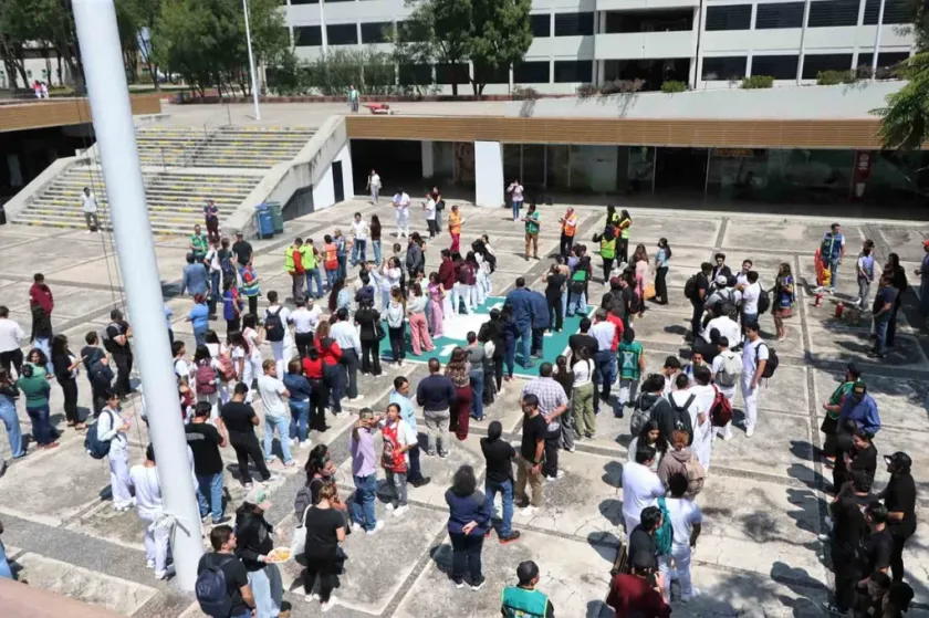 Evacúa UAG a más de 12 mil personas en Macrosimulacro Nacional 2025