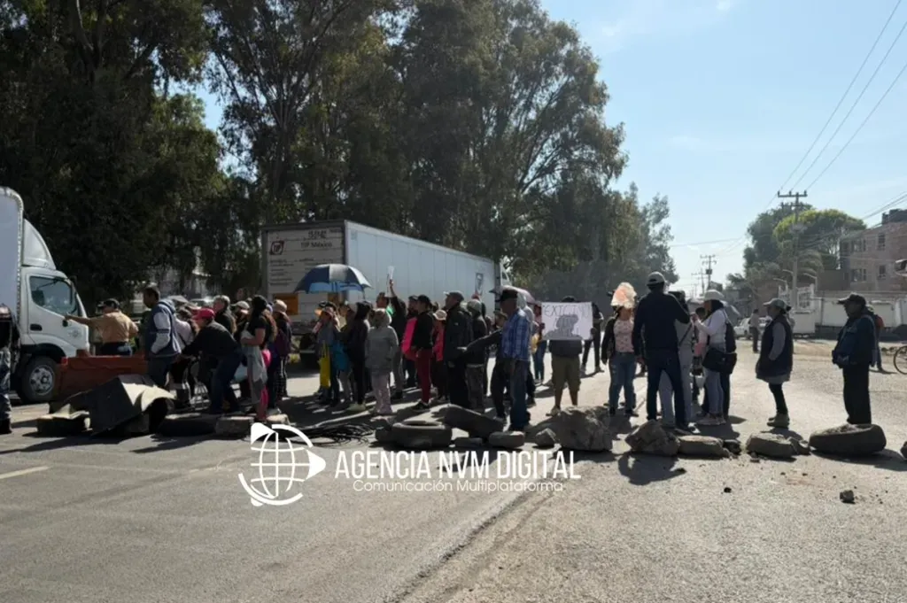 Exigen agua potable con bloqueo en la Texcoco-Lechería