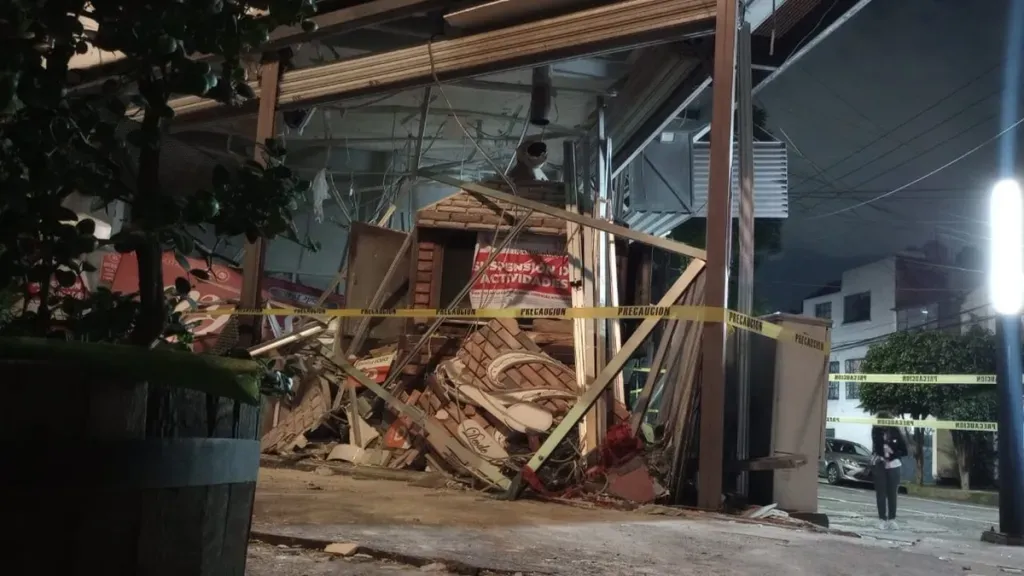 Explosión en negocio deja dos heridos y suspensión del inmueble