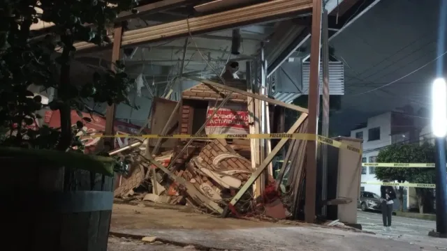 Explosión en negocio deja dos heridos y suspensión del inmueble