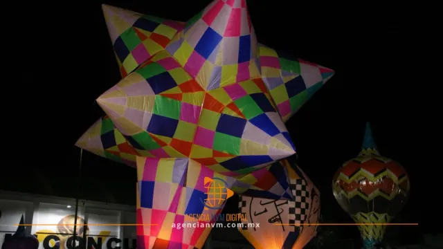 Iluminan el cielo de Chiconcuac con festival de globos