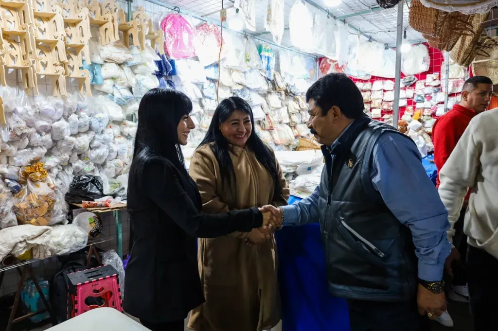 Impulsa Texcoco economía local en Plaza de las Tradiciones.