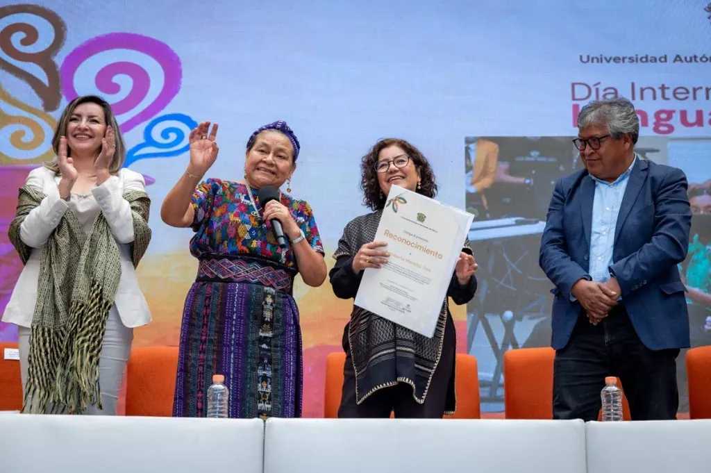 Impulsan la preservación de lenguas originarias con Rigoberta Menchú en la UAEMéx