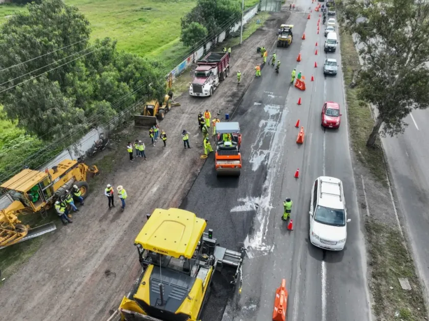 Impulsan Sheinbaum y Delfina modernización vial con trenes de pavimentación