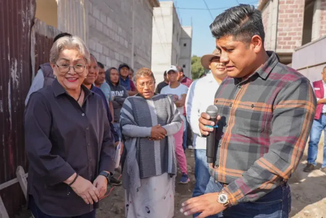 Inaugura La Paz nuevas redes de agua pese a deuda.