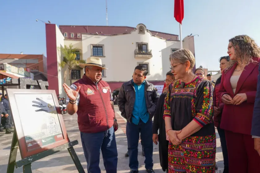Inaugura Martha Guerrero exposición histórica Los Hijos de la Cuenca