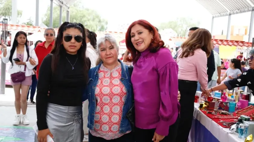 Inaugura Rosi Wong el Bazar de las Mujeres del Bicentenario
