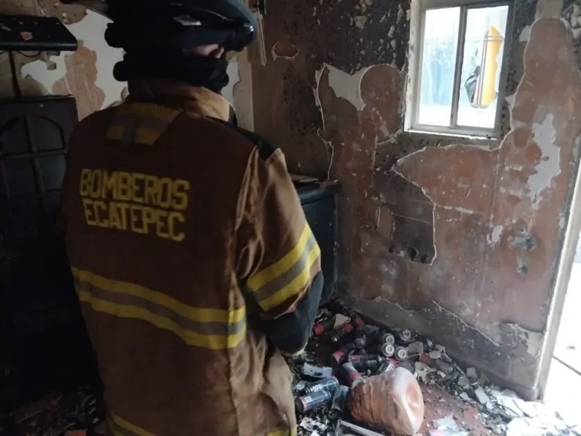 Incendio en Ecatepec expone almacenamiento de narcóticos