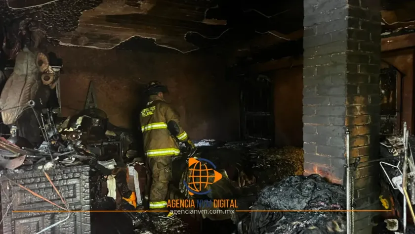 Rescatan a adulto mayor tras incendio en Tecámac  