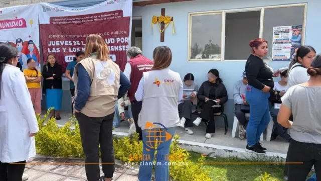 Llevan jornada médica gratuita y apoyos escolares a Santiago Zacualuca