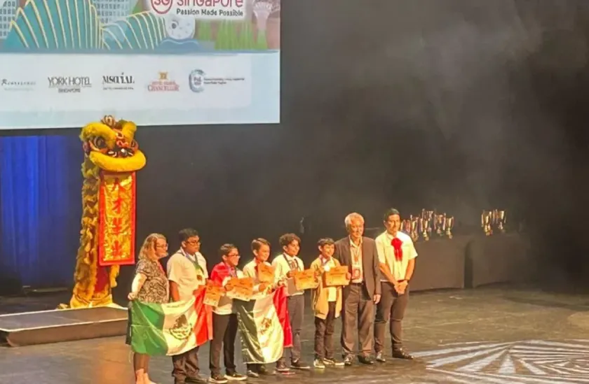 Jóvenes Mexiquenses Destacan en Olimpiada Internacional de Matemáticas en Singapur