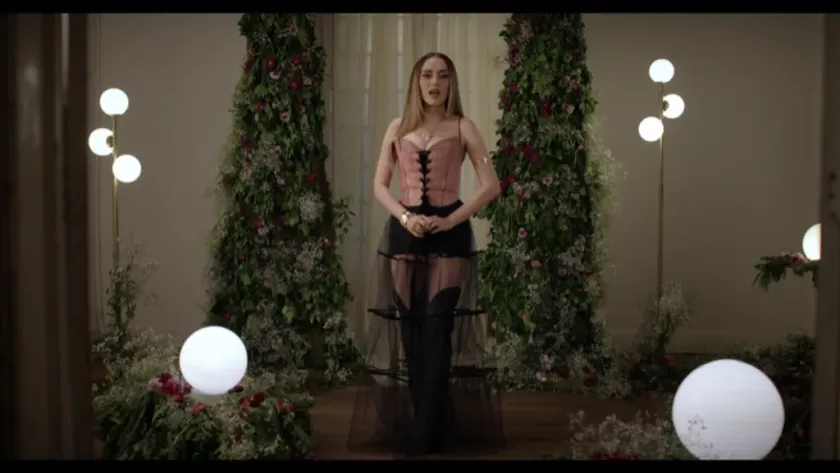 Lanza Carolina Ross emotivo sencillo a capella 'Tiempos Peores'