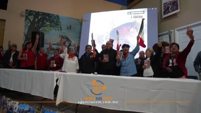 Javier Salinas presenta libro que revive 25 años de lucha en Atenco