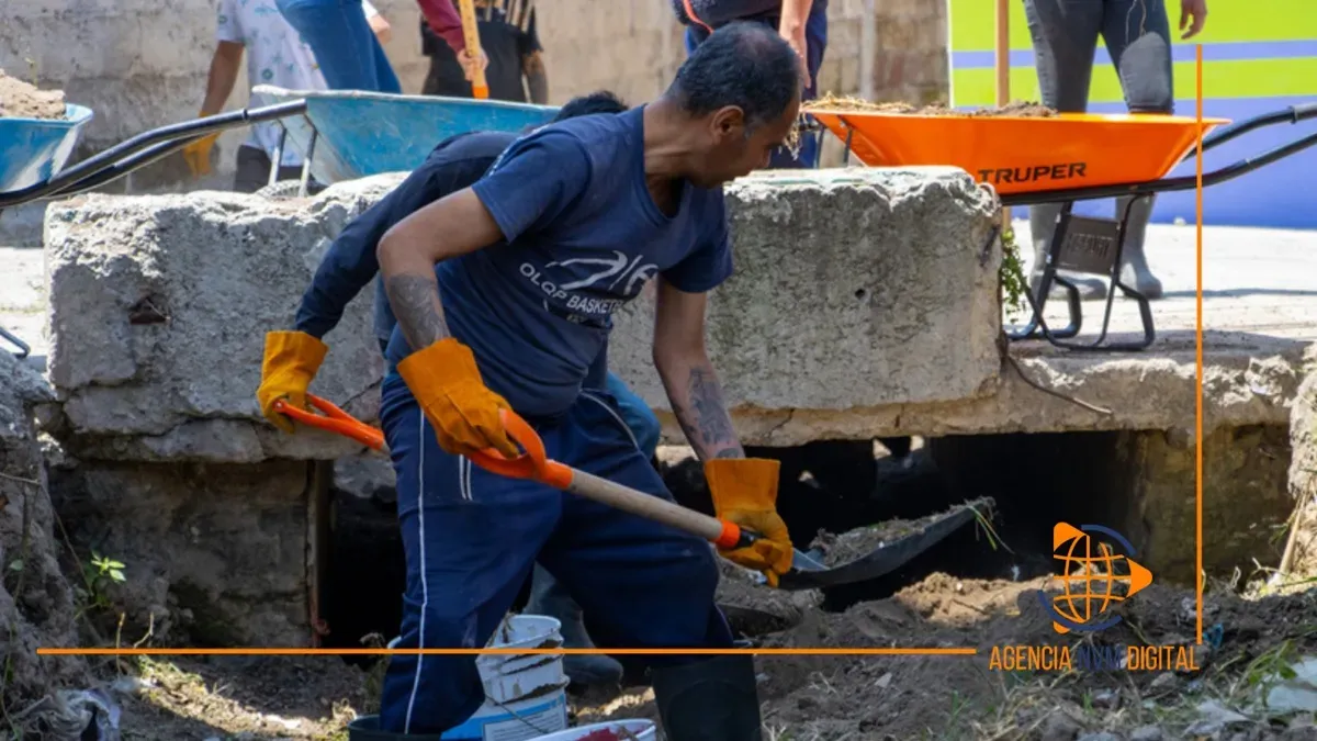 Refuerzan saneamiento de cauces naturales en Melchor Ocampo
