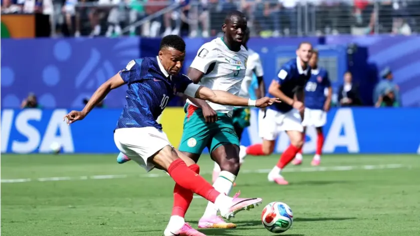 Francia supera a Senegal con actuación histórica de Mbappé