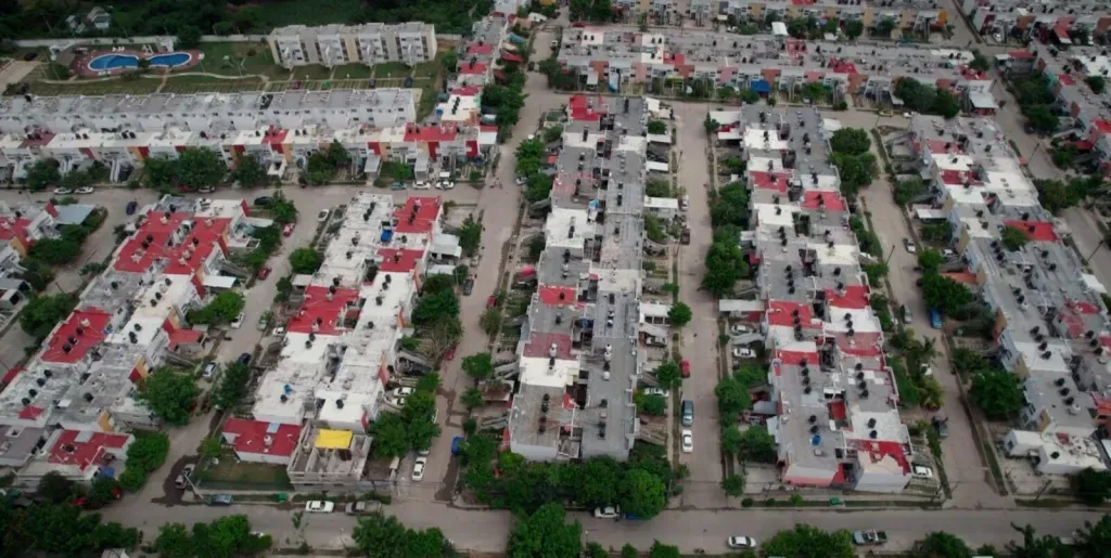 Mejoran condiciones de 126 hogares en Acapulco tras huracán Otis.