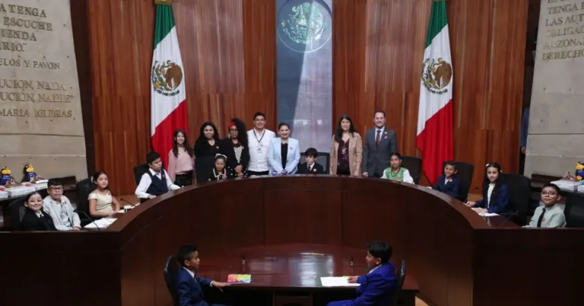 Niñas y niños resuelven caso de discriminación escolar en el TEI