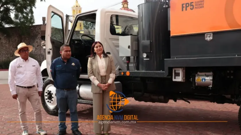 Estrenan maquinaria moderna para tapar baches en Tecámac  