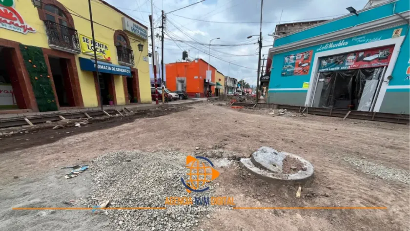 Exigen comerciantes de Otumba concluir remodelación de plaza principal  