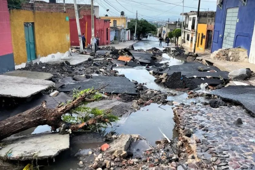 Piden estudiantes empatía y prevención ante inundaciones