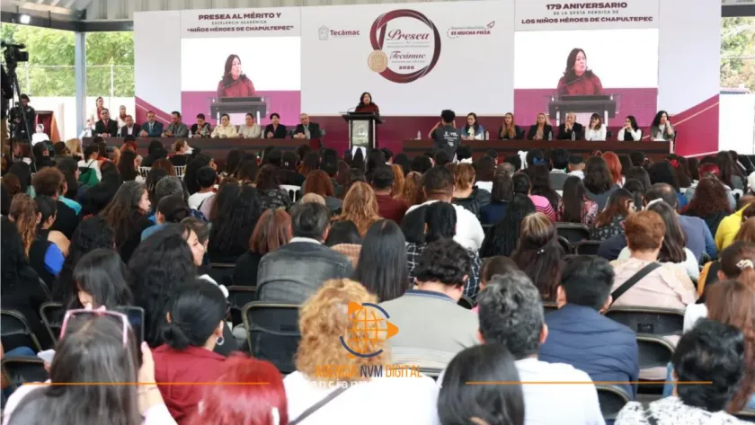 Entrega Tecámac presea y apoyos a estudiantes de diez