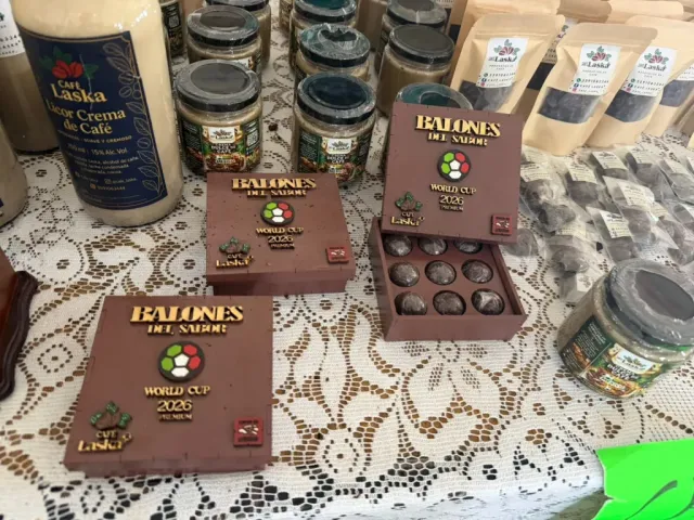 Presentan línea artesanal de café inspirada en el Mundial