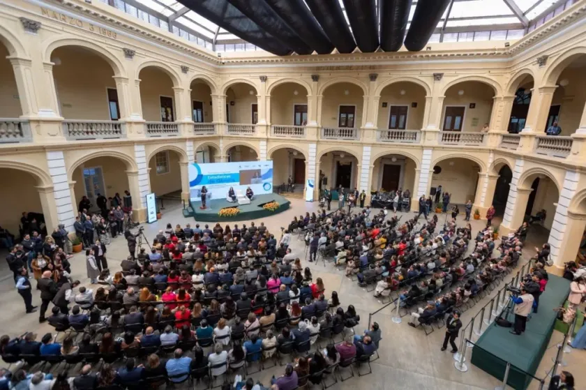 Promueve rectora de la UAEMéx liderazgos femeninos y equidad.