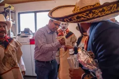 Recibe César del Valle a Arrieros de Nexquipayac e Ixtapan
