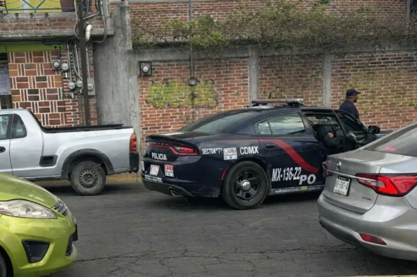 Retienen a policías de CDMX tras percance vial en Teotihuacán