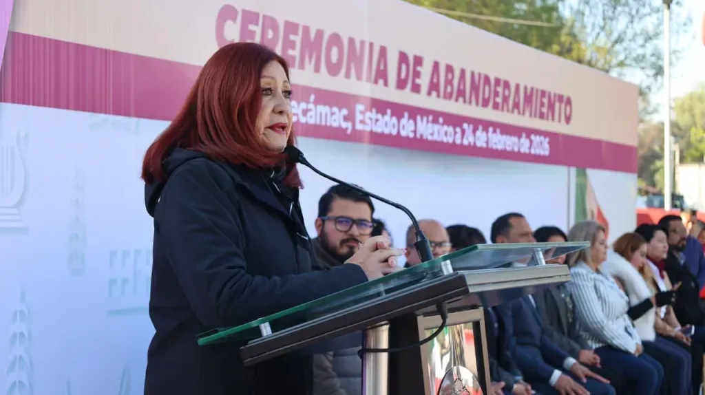Rinde alcaldesa homenaje a elementos caídos de la Guardia Nacional.