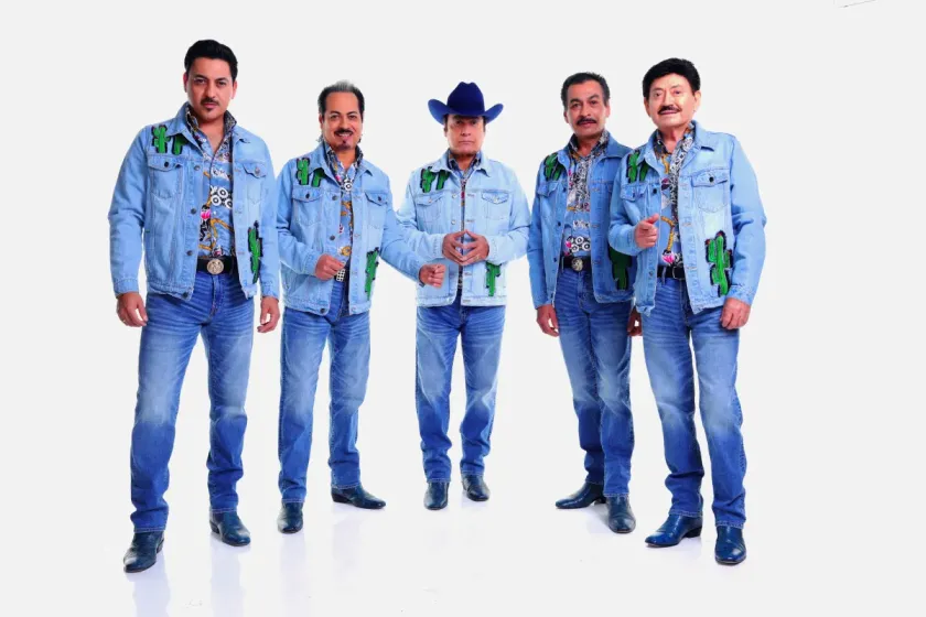 Presentan Los Tigres del Norte su nuevo sencillo patriótico  