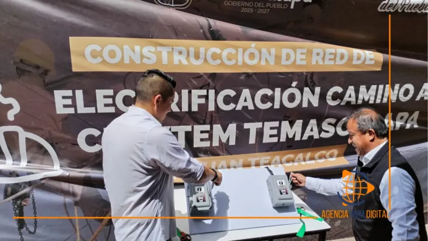 Inauguran red eléctrica para alumnos del CECyTEM en Temascalapa