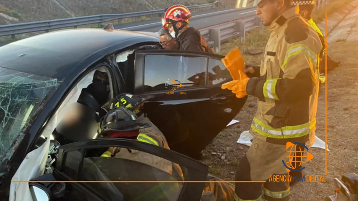 Chocan contra base de puente en la México-Tulancingo; hay cinco heridos
