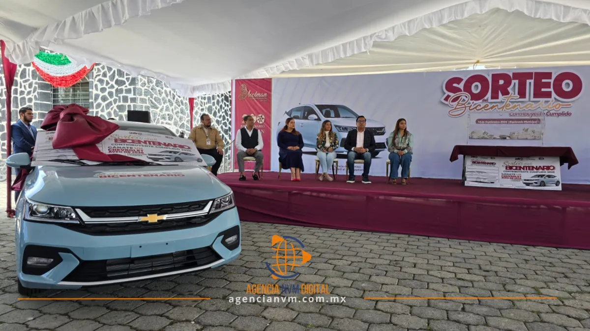 Rifan vehículo último modelo durante Sorteo del Bicentenario en Acolman