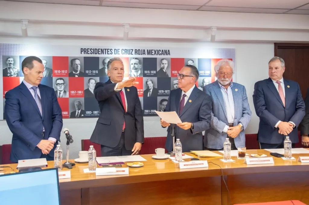 Asume Eduardo De Agüero Presidencia Nacional de la Cruz Roja