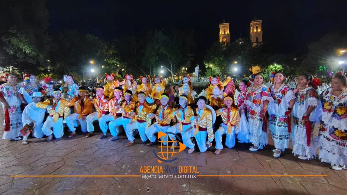 Presentan ballet folclórico mexiquense exitoso espectáculo en Valladolid