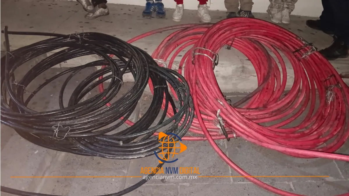 Caen cinco sujetos que robaban cable de luz en Ecatepec