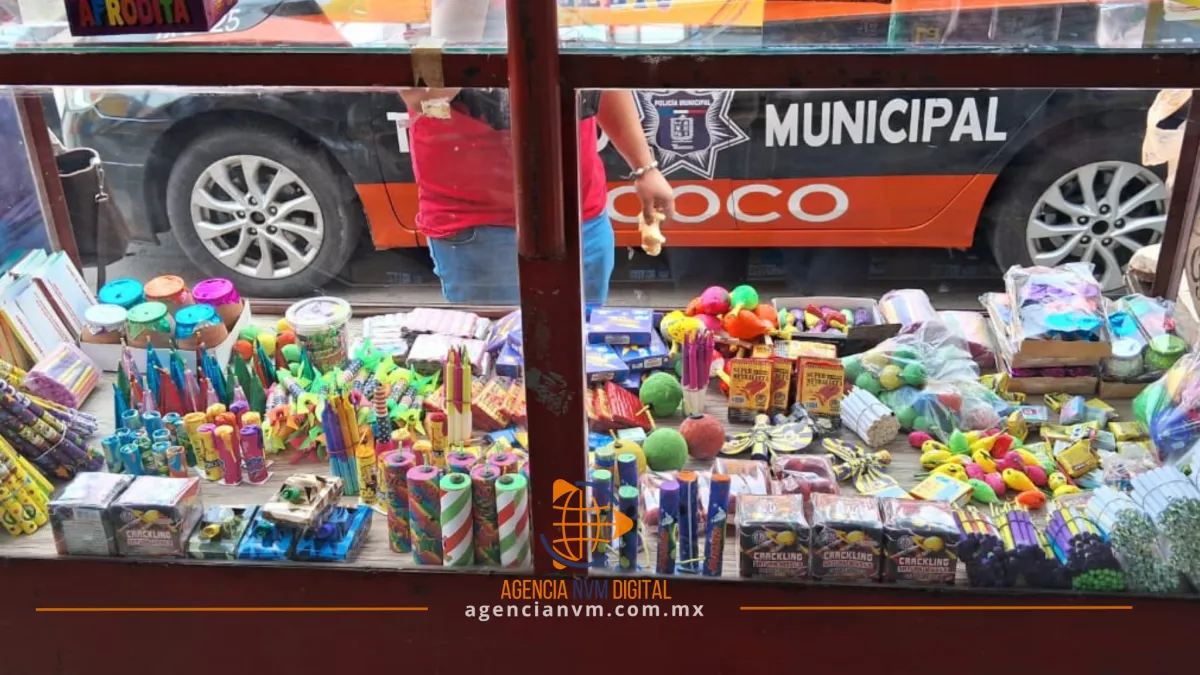 Supervisan venta de pirotecnia en calles de Texcoco