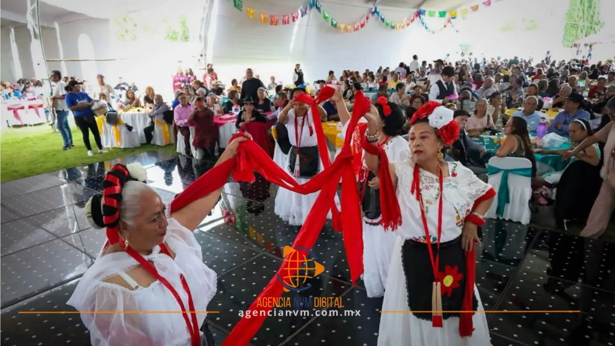 Festeja Acolman a adultos mayores con música y convivencia