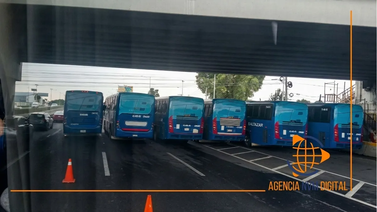 Colapsa tráfico autopista México-Pachuca por protesta de transportistas  que exigen seguridad