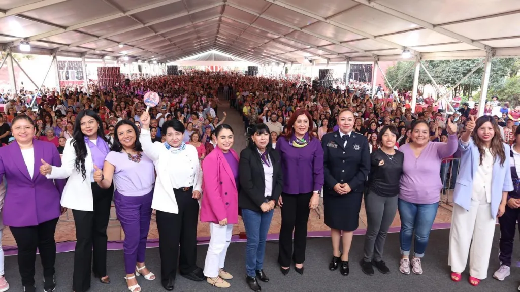 Entrega Rosi Wong créditos para emprendedoras en Tecámac