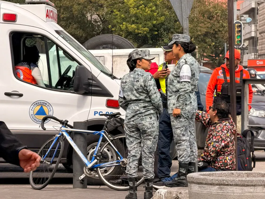 Sobrevive hombre tras ser impactado por Metrobús capitalino