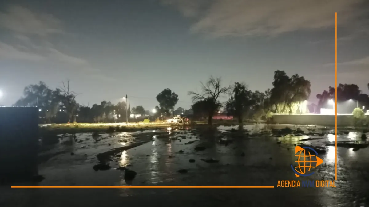Inunda tormenta calles y viviendas en el Oriente del Edomex